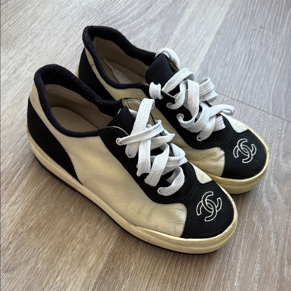 CHANEL Coco Mark Sneakers